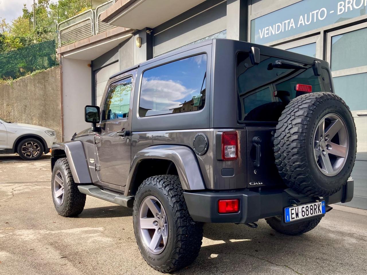 Jeep Wrangler Apple CarPlay, Soft Top