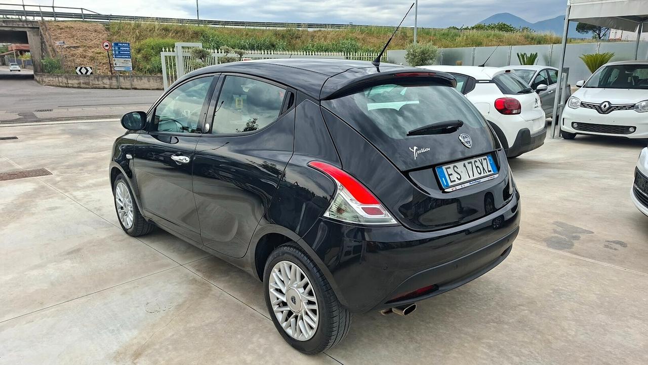 Lancia Ypsilon 1.2 69 CV GPL di serie Ecochic Gold