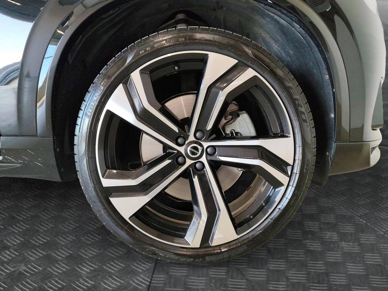 Volvo XC90 2.0 t8 phev R-design awd 303cv 7 Posti