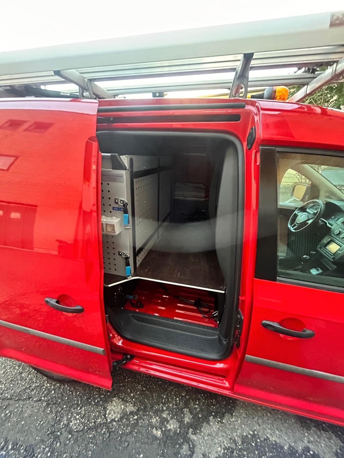 Volkswagen Caddy 2.0 TDI 122 CV 4Motion Furgone Business