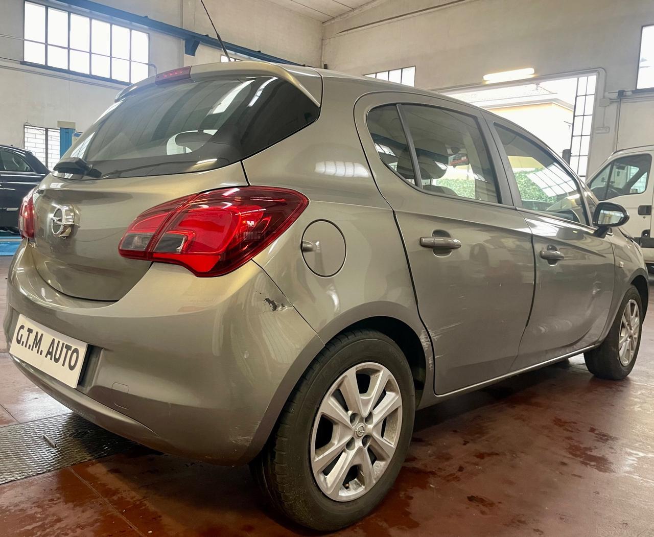 Opel Corsa 1.4 90CV 5 porte per operatori nel settore