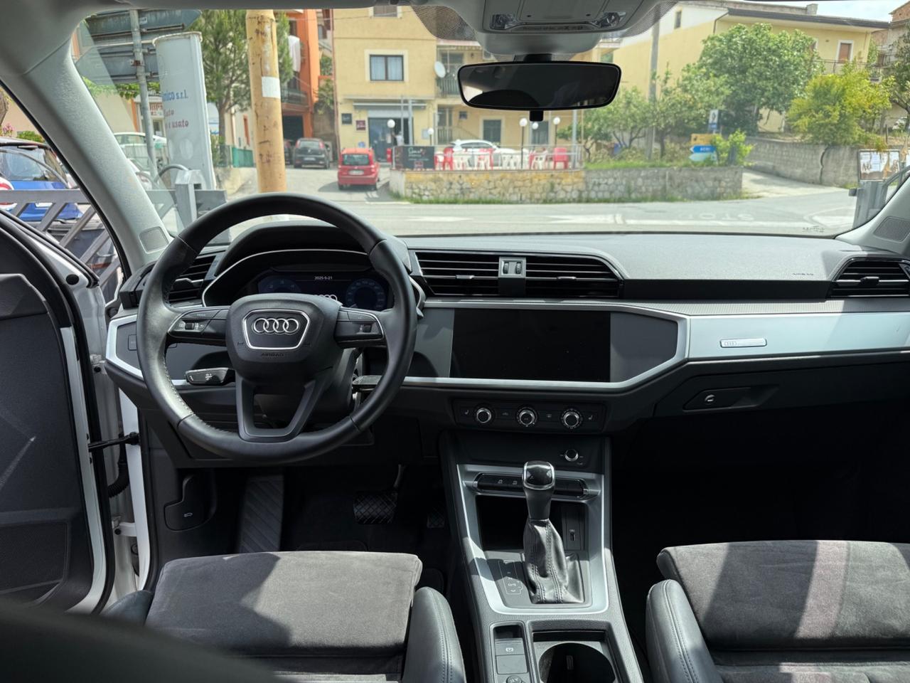 Audi Q3 35 TDI S tronic Business