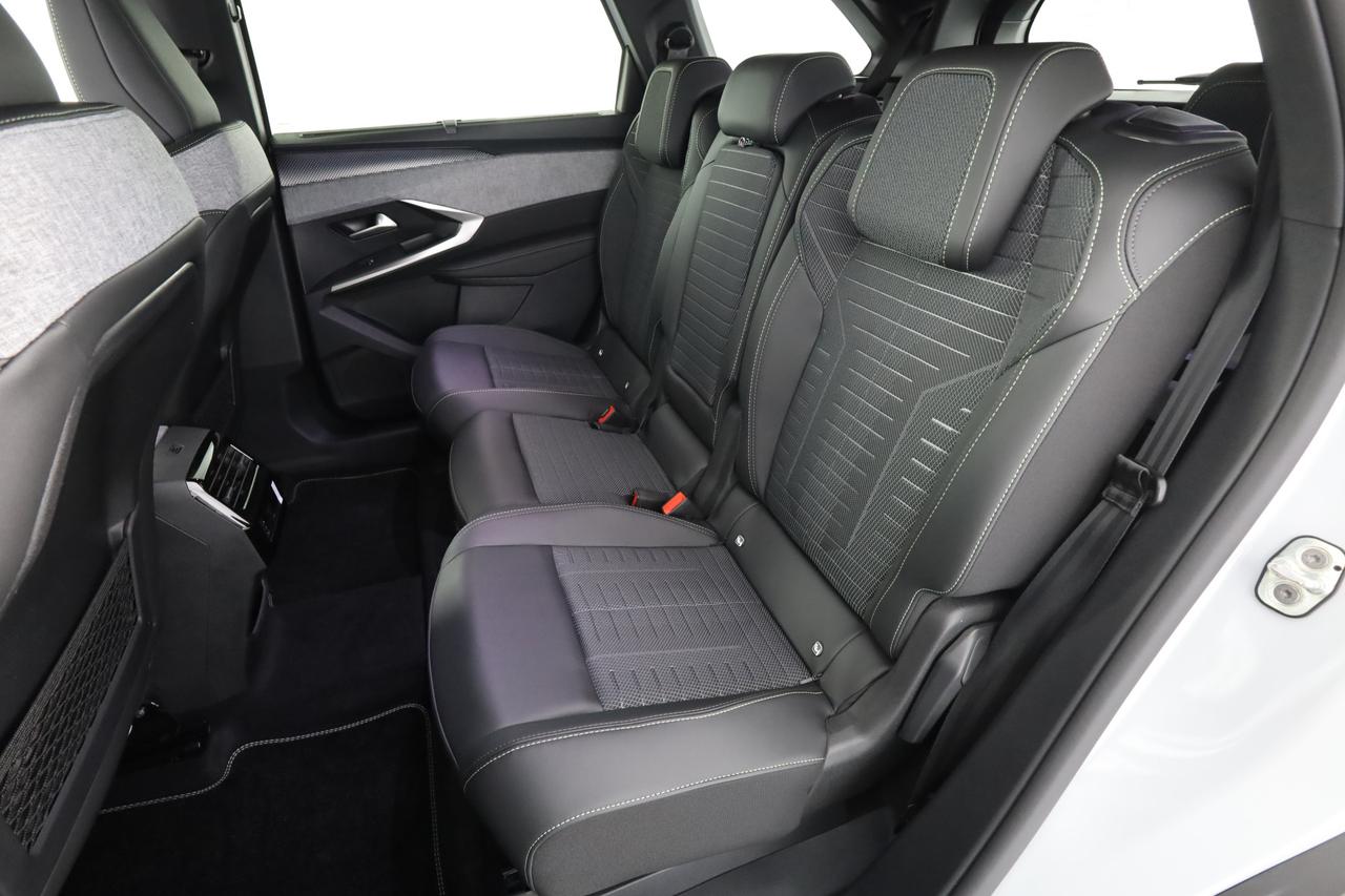 PEUGEOT 5008 3ª serie 5008 Hybrid 145 e-DCS6 GT