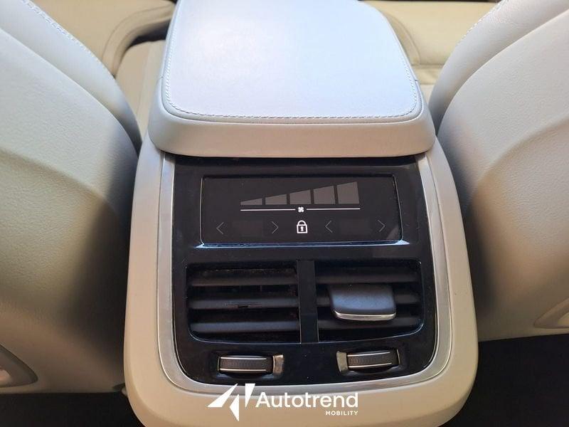 Volvo XC90 D5 235 + 14 CV AWD Automatica NAVI LED Inscription 7 posti