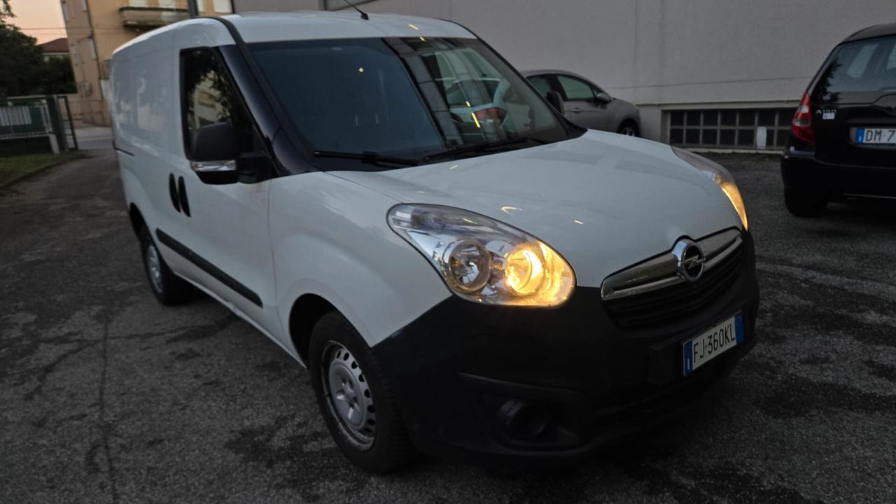 Opel Combo 1.6 CDTi 95CV PC-TN Elective