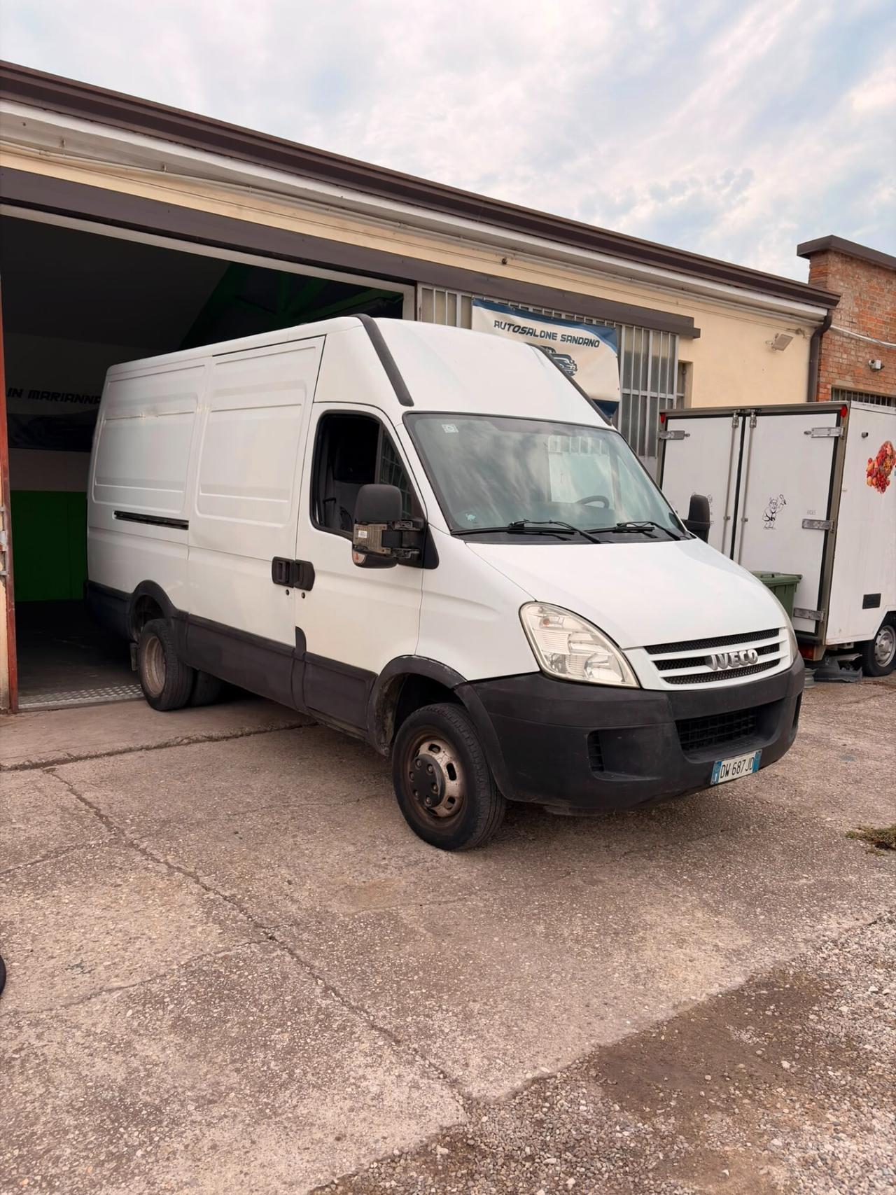 IVECO DAILY 2.3 35/E4 -2009