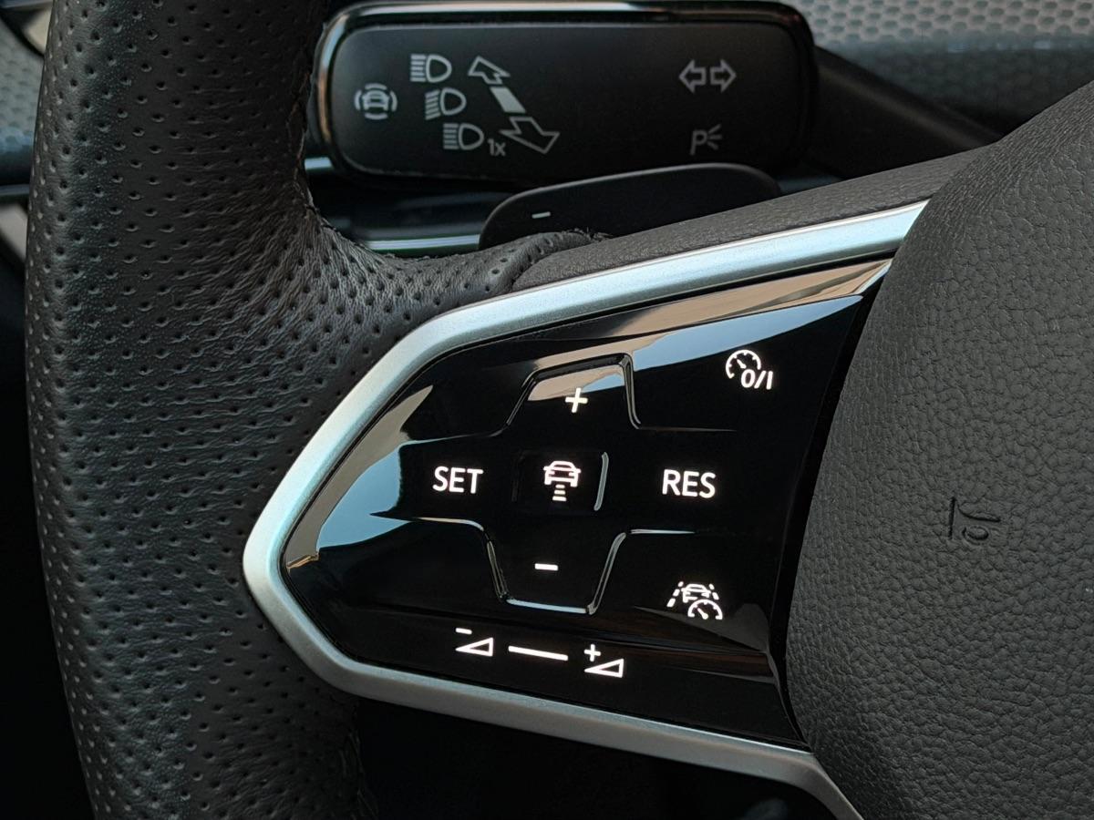 Volkswagen Golf 8 GTI 2.0 TSI 245CV