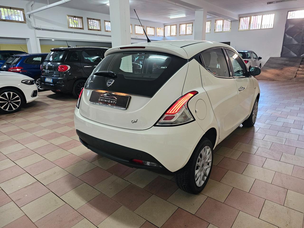Lancia Ypsilon 0.9 TwinAir 85 CV 5 porte Metano Ecochic Gold