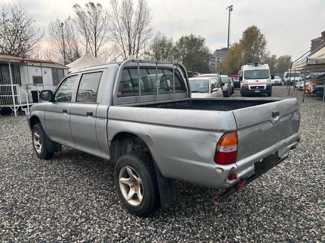 Mitsubishi L200 2.5 TDI 4WD Club Cab Pick-up GLS