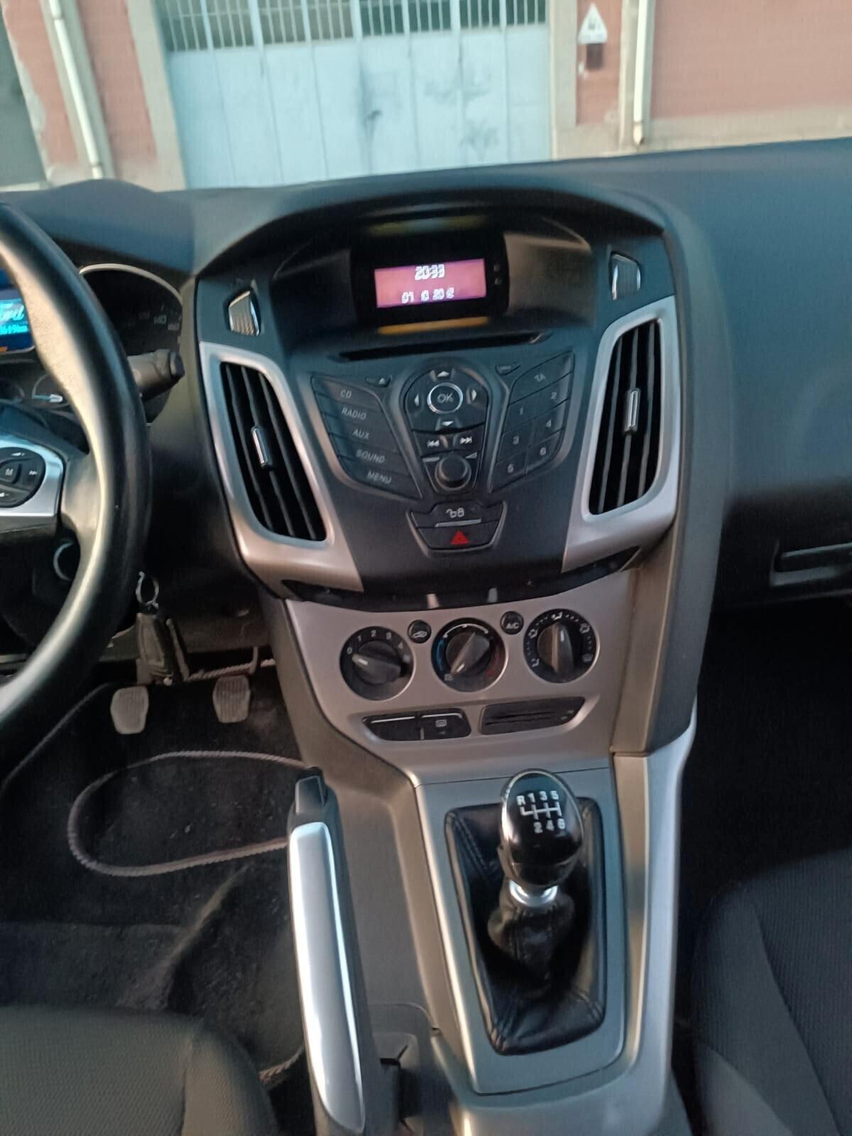 Ford Focus SW 2012---1.6 Diesel