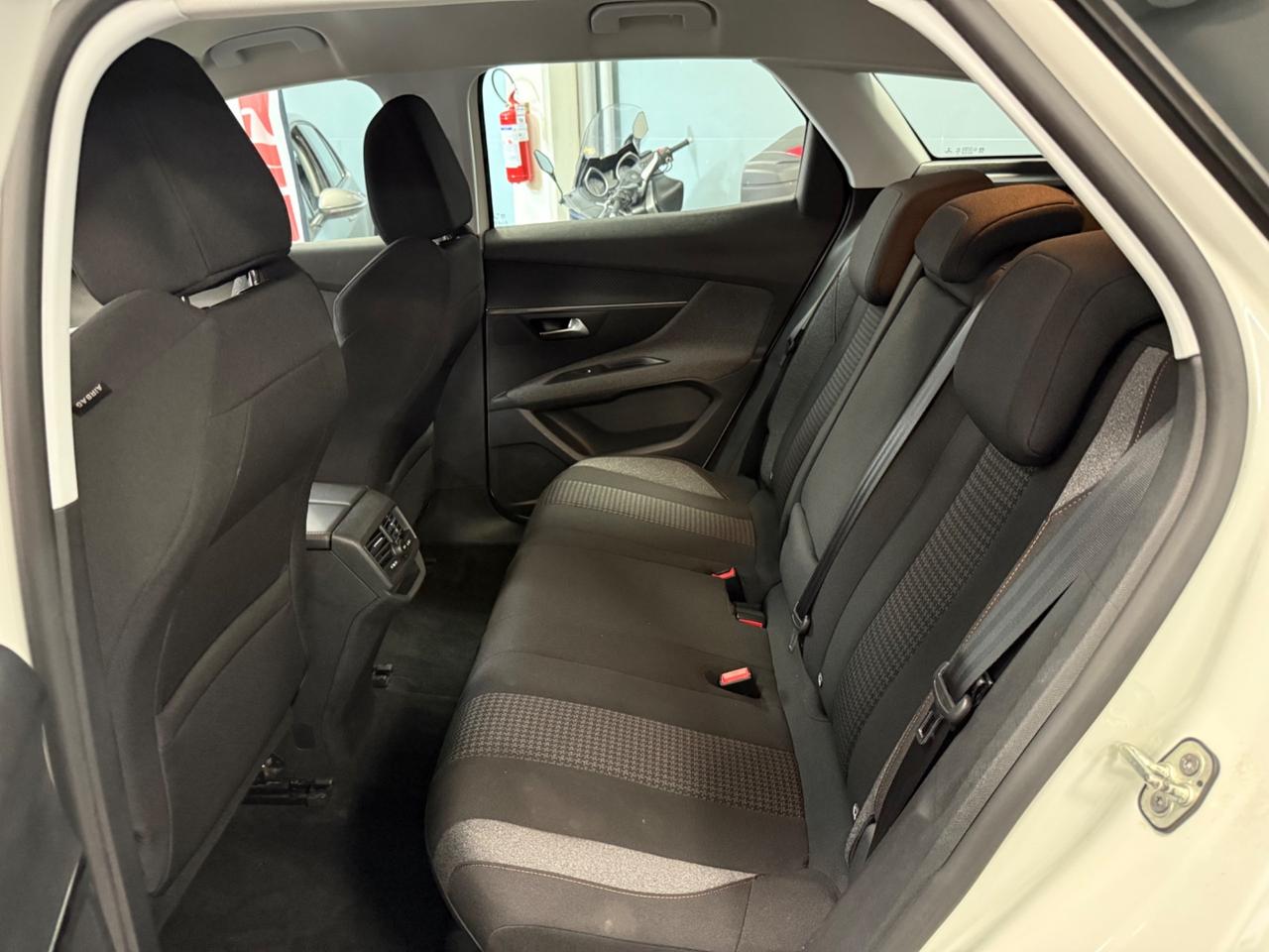 Peugeot 3008 BlueHDi 130 S&S Allure Manuale