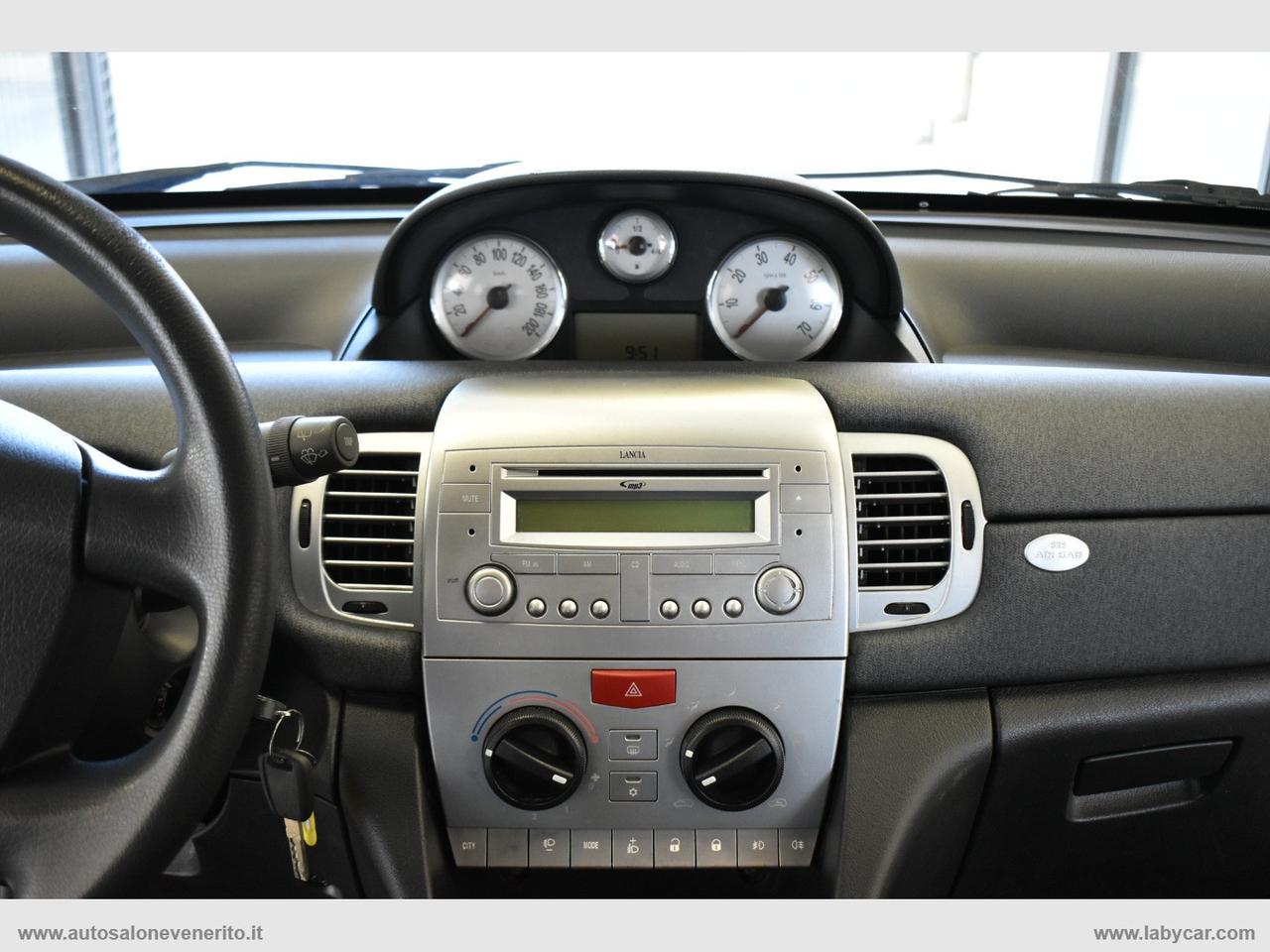LANCIA Ypsilon 1.2 69 CV Unyca
