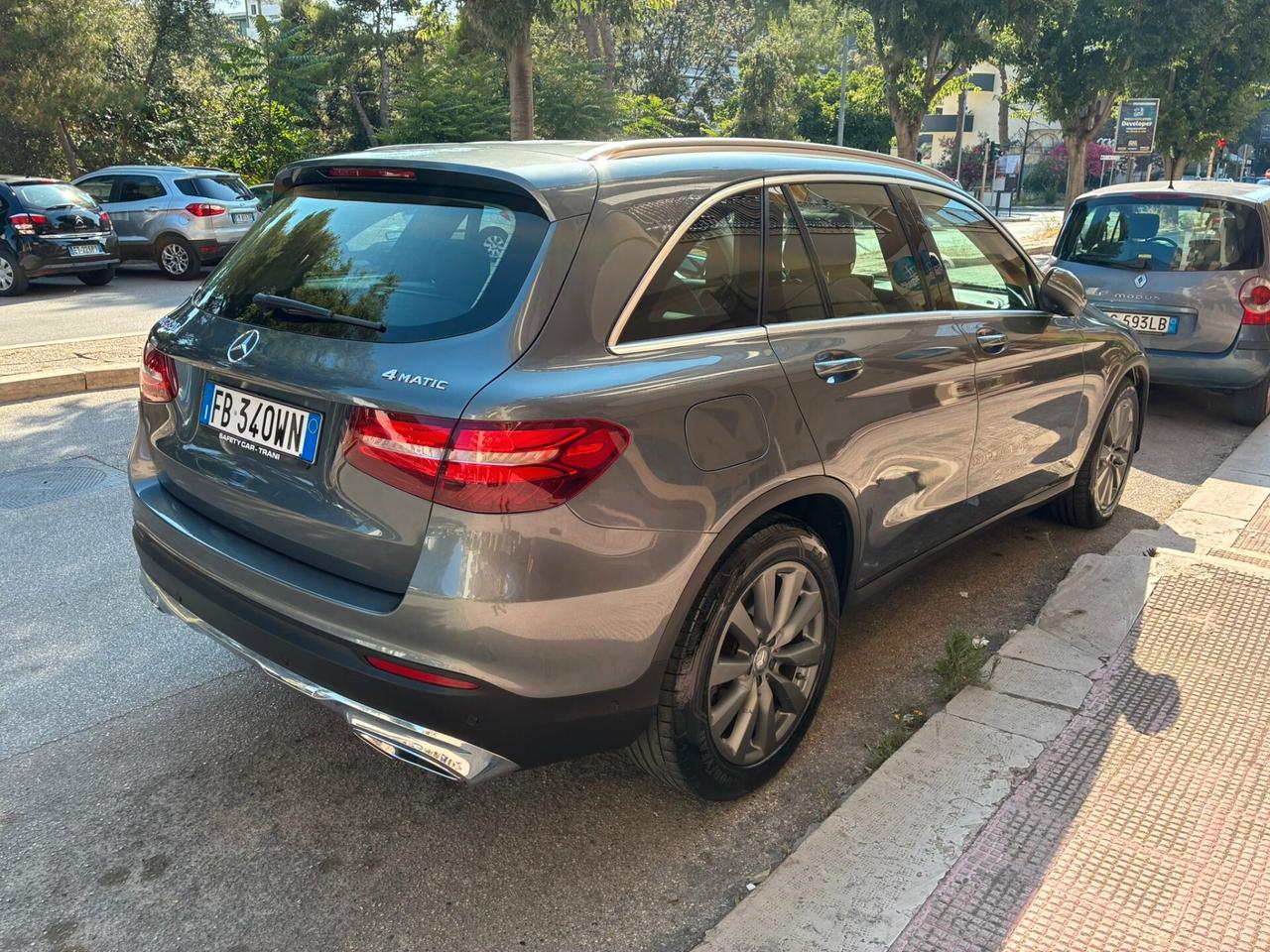 Mercedes GLC 220 4Matic Premium-2015