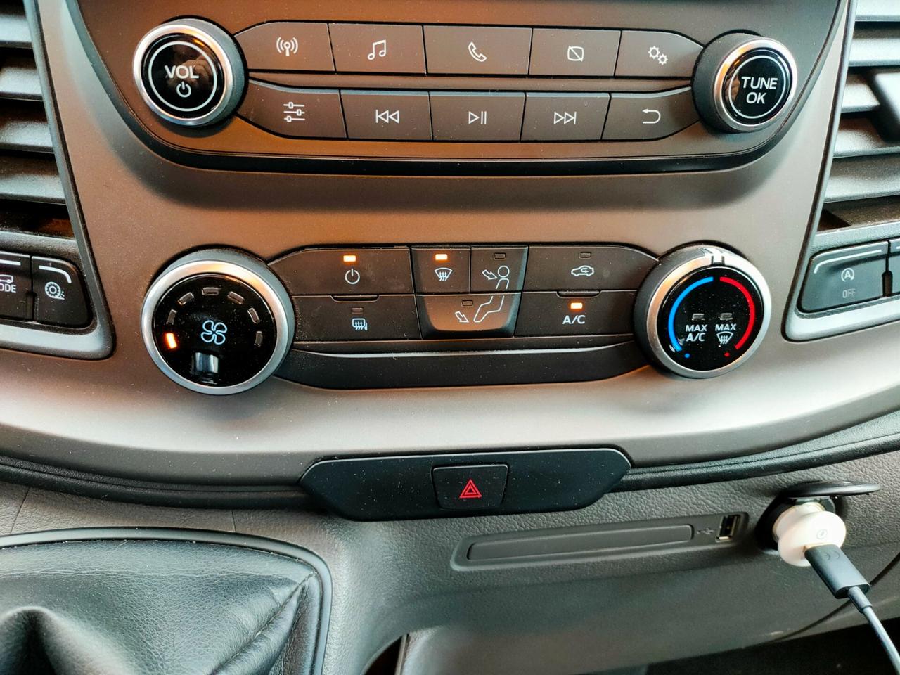 Ford Transit Custom 2.0 EcoBlue Hybrid 130 PC