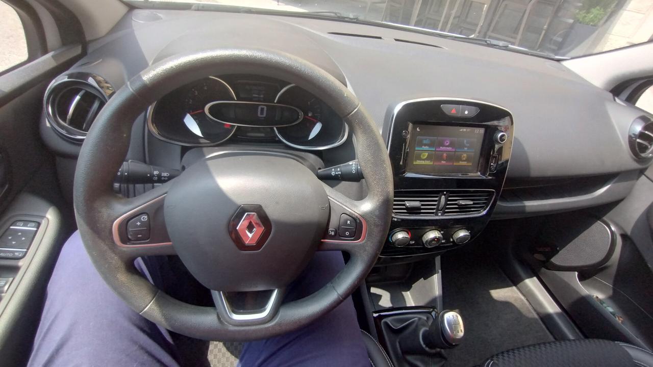 Renault Clio dCi 8V 75 CV 5 porte Moschino Zen NEOPATENTATI