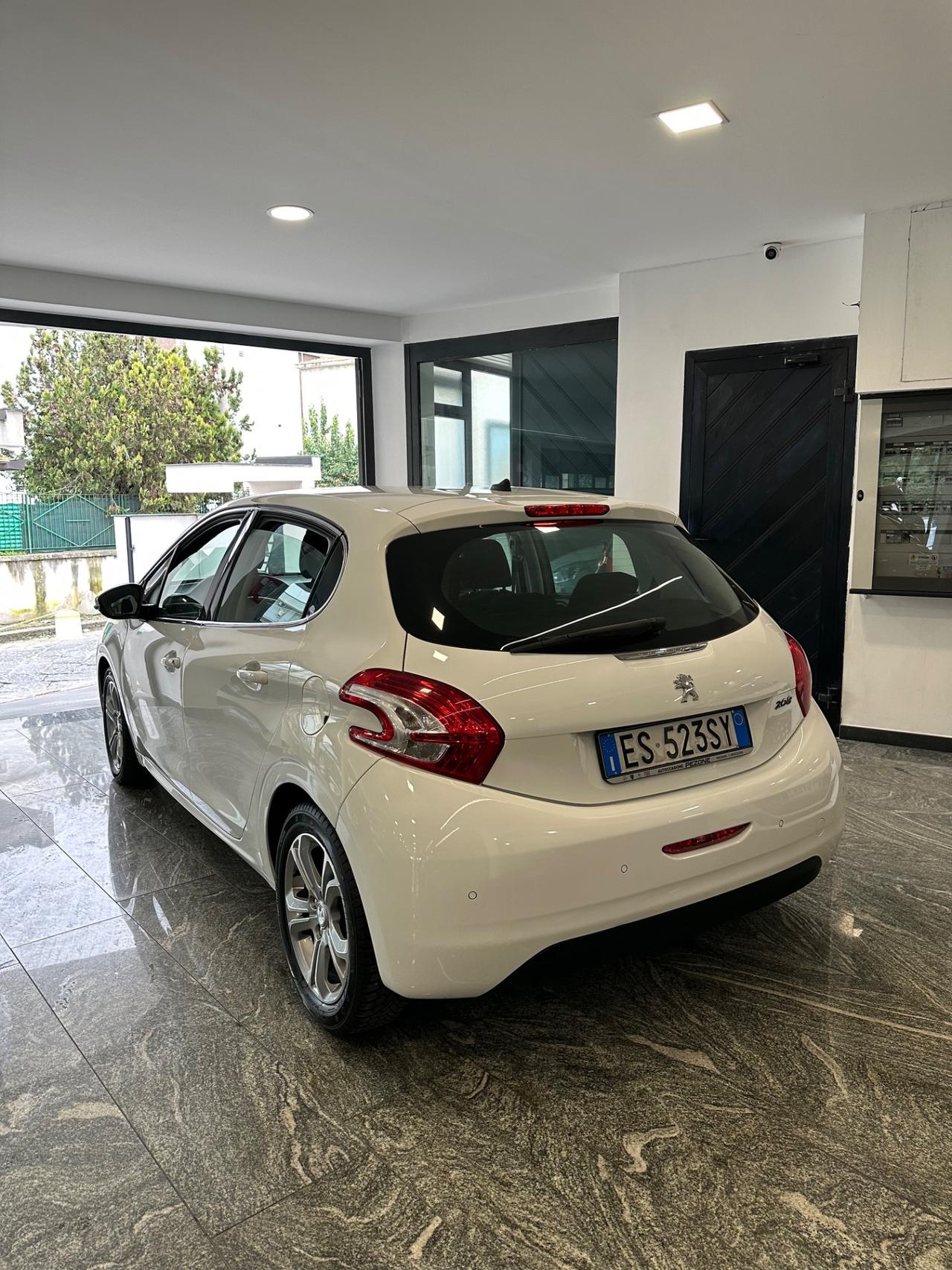 Peugeot 208 1.2 VTi 82 CV 5 porte Allure