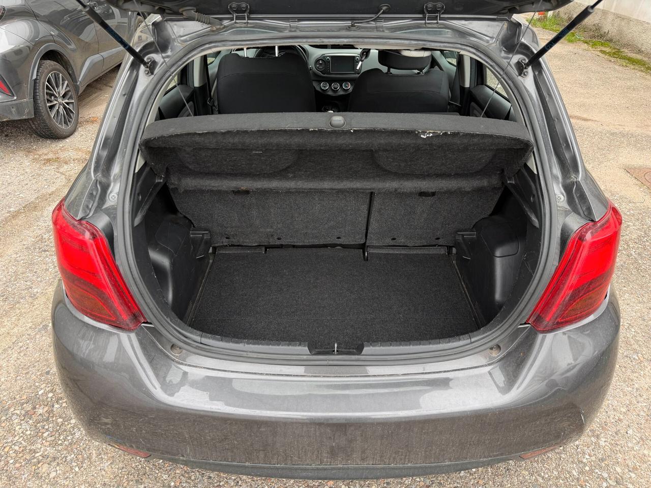 Toyota Yaris 1.0 5 porte Cool NEOPATENTATI