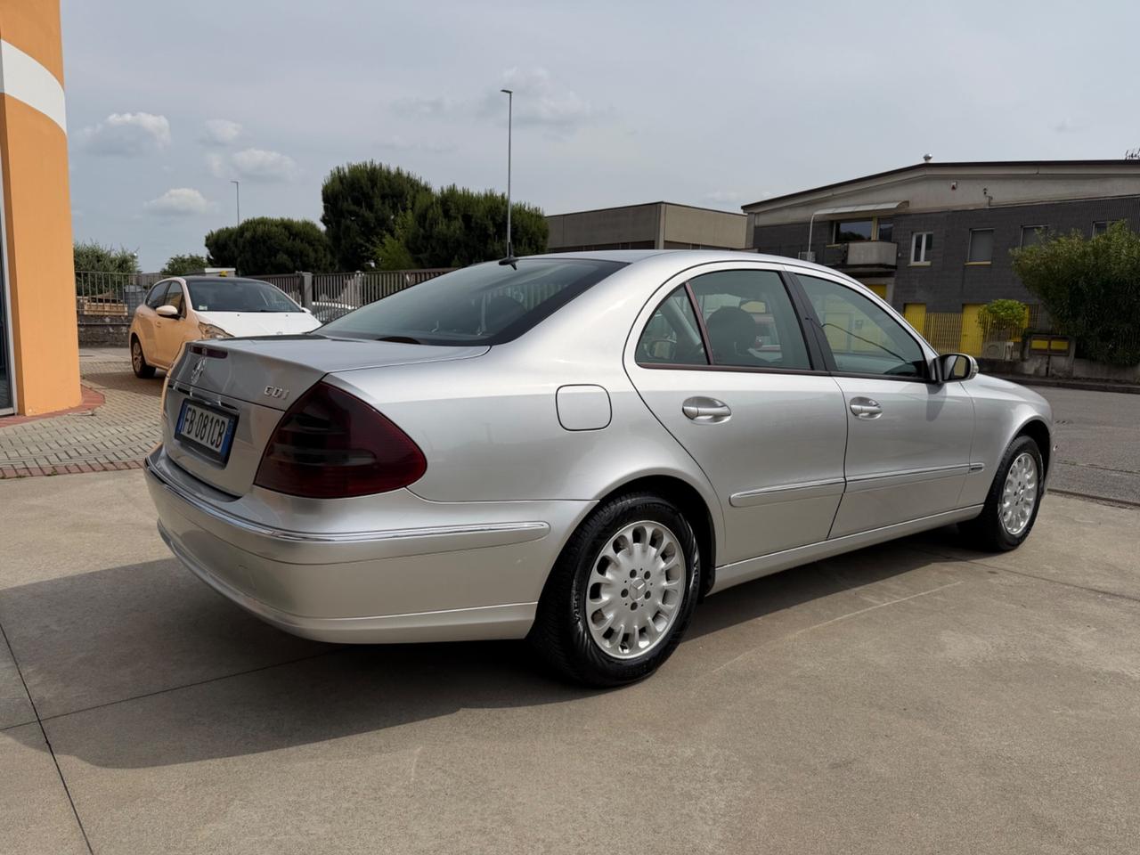 Mercedes-benz E 270 CDI cat Elegance
