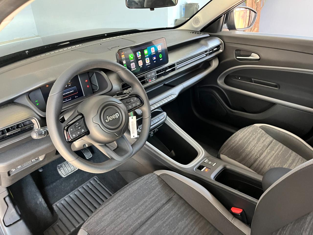 Jeep Avenger 1.2cc E-HYBRID 100cv C/AUT. LONGITUDE KM0