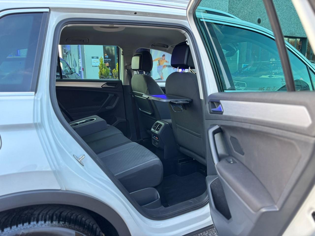 Volkswagen Tiguan 1.6 TDI SCR R-LINE BlueMotion Technology