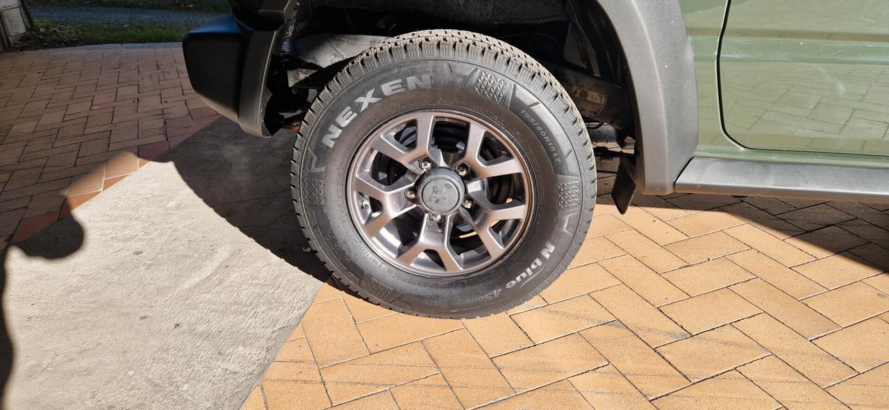 Suzuki Jimny 1.5 5MT Top autovettura 4 posti