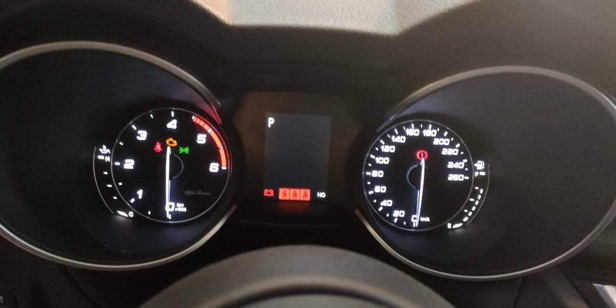 Alfa Romeo Stelvio 2.2 t Business Q4 190cv auto my19