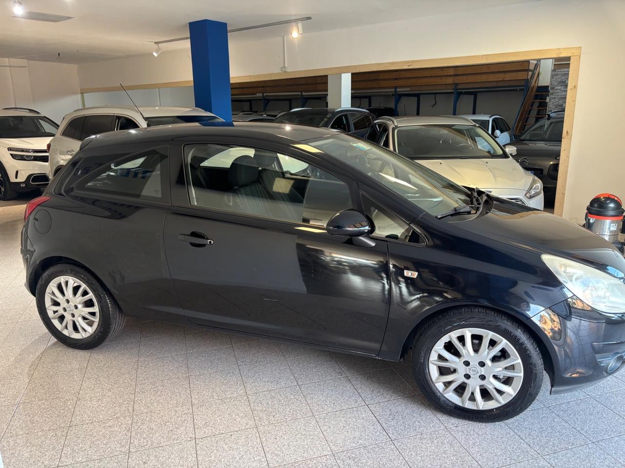 Opel Corsa 1.2 3 porte Easytronic Enjoy