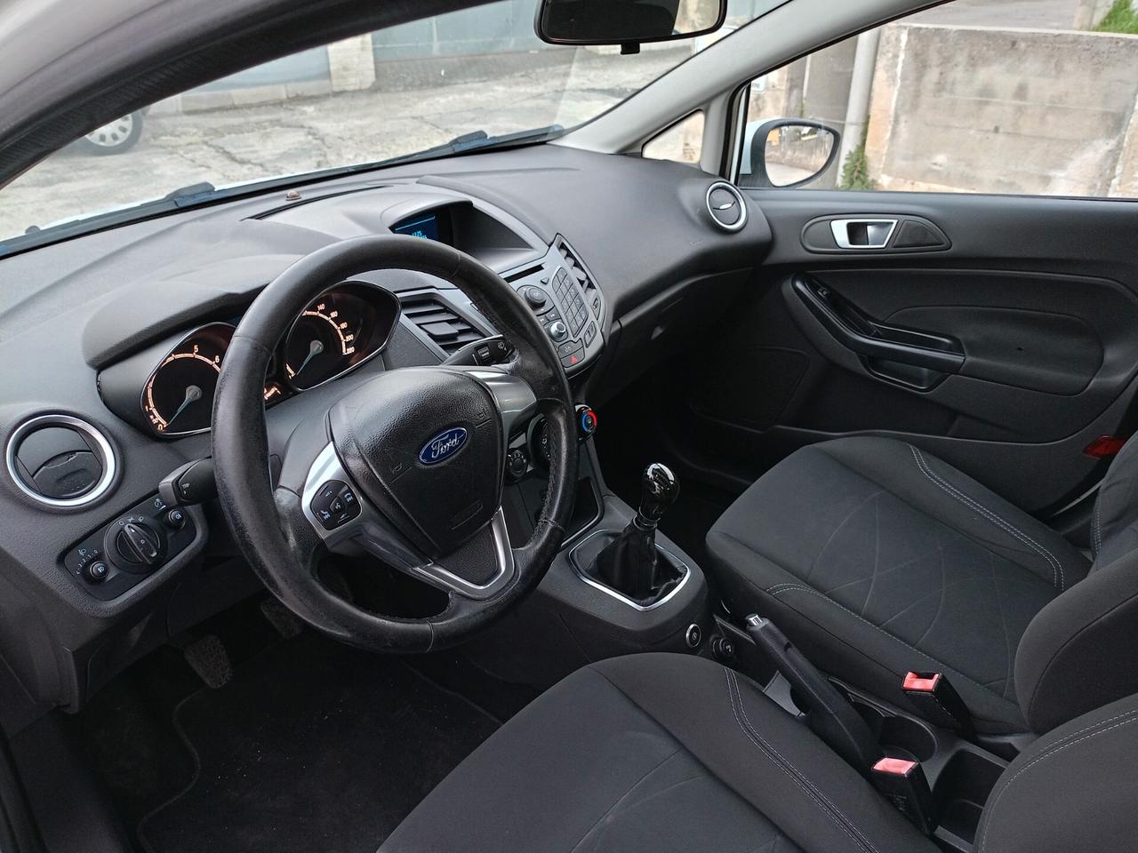 FORD FIESTA 1.400 BENZINA GPL