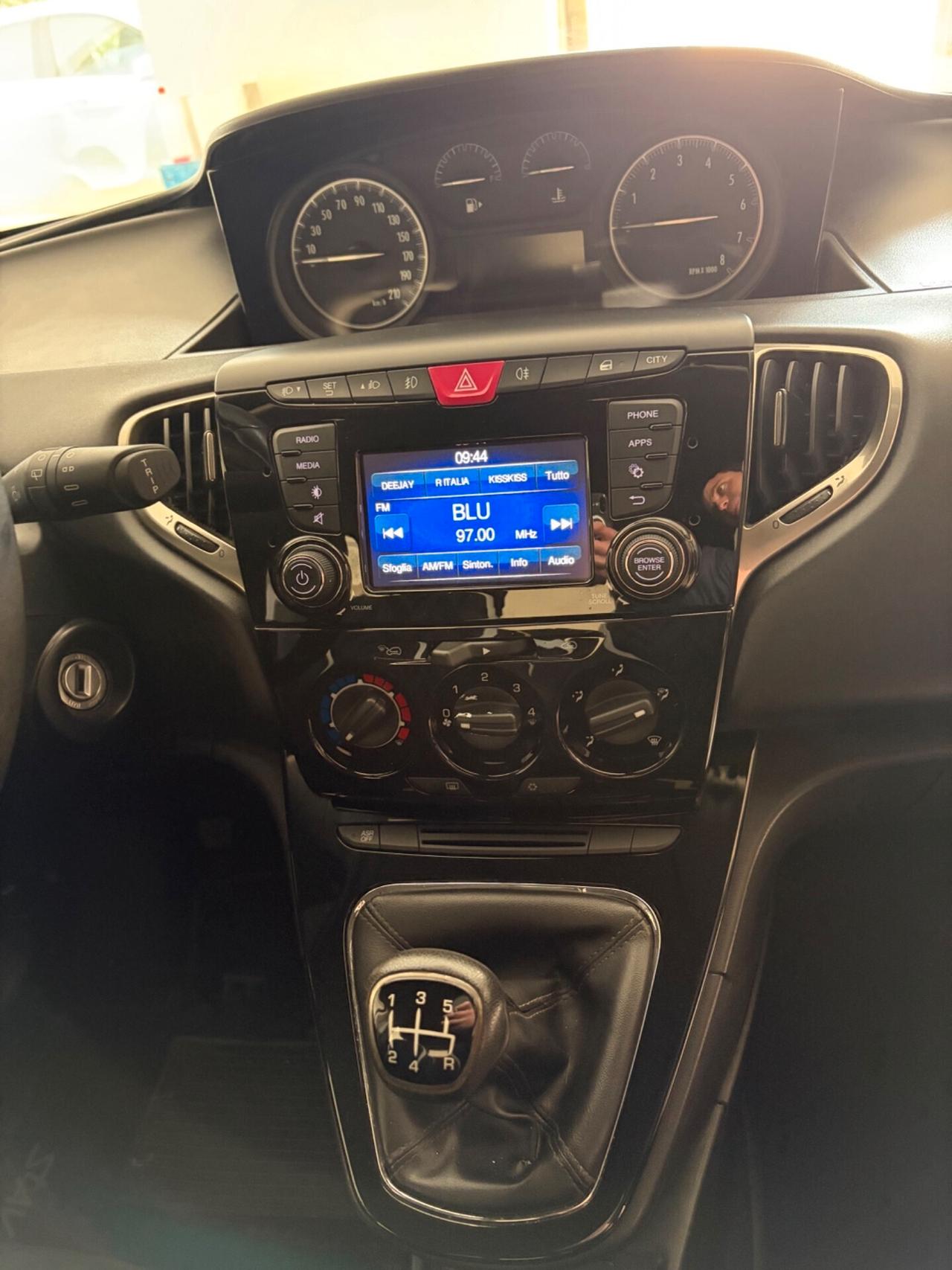 LANCIA YPSILON 1.2 69 CV 5 PORTE PLATINUM