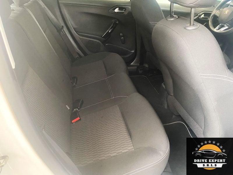Peugeot 208 Allure PureTech 82cv