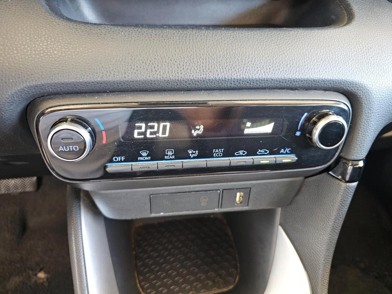 Toyota Yaris 1.5 Hybrid 5 porte Business