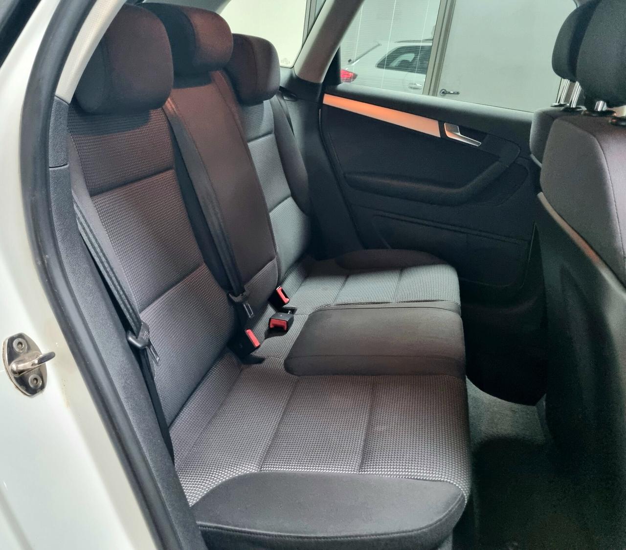 AUDI A3 1.6 TDI 105 CV S tronic AMBITION