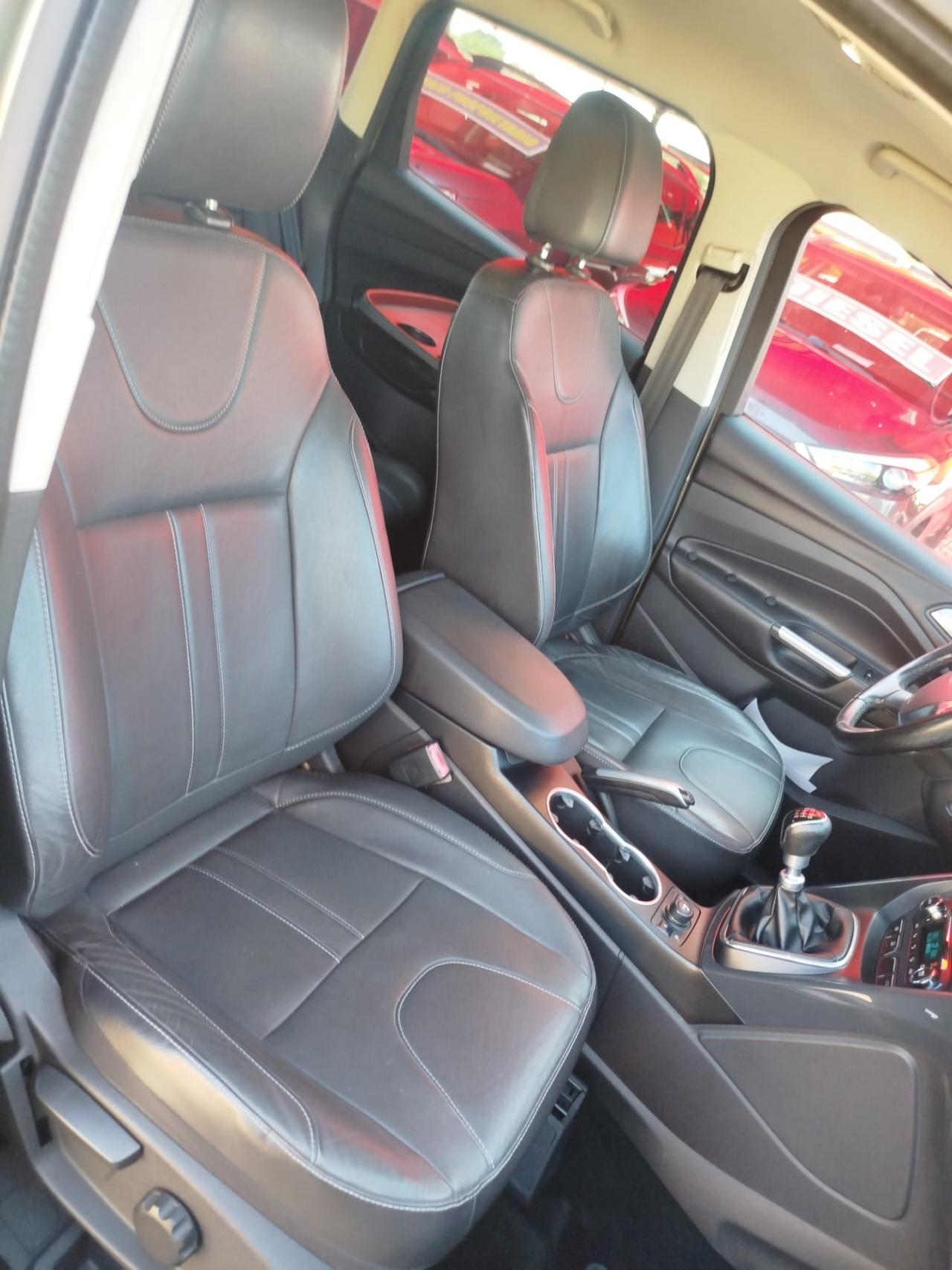Ford Kuga 2.0 TDCI 140 CV 4WD Titanium