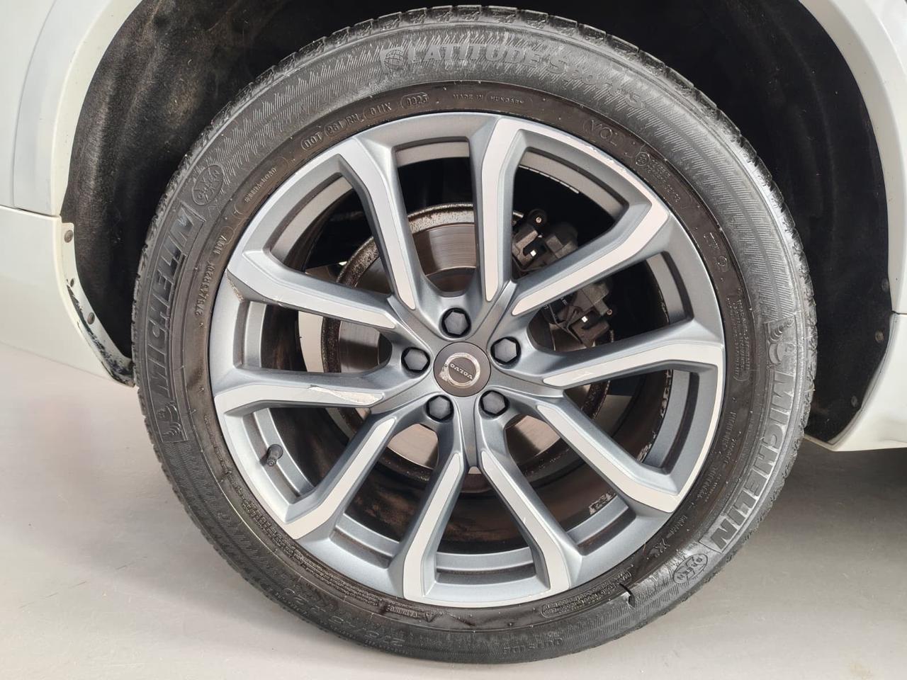 Volvo XC90 D5 AWD Geartronic 7 posti Momentum