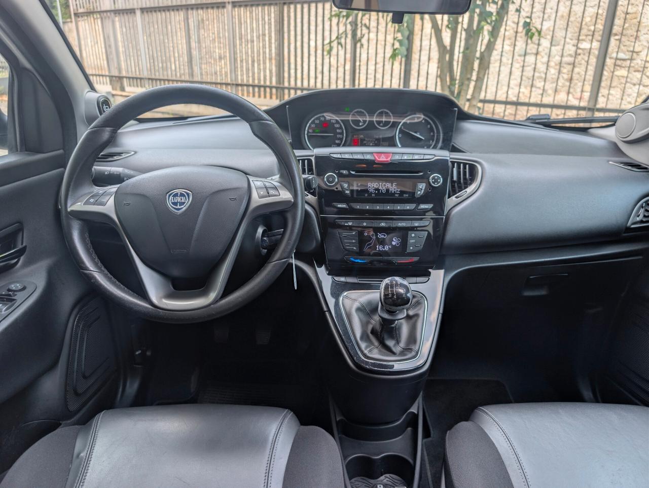 Lancia Ypsilon 1.2 69 CV 5 porte GPL Ecochic Platinum