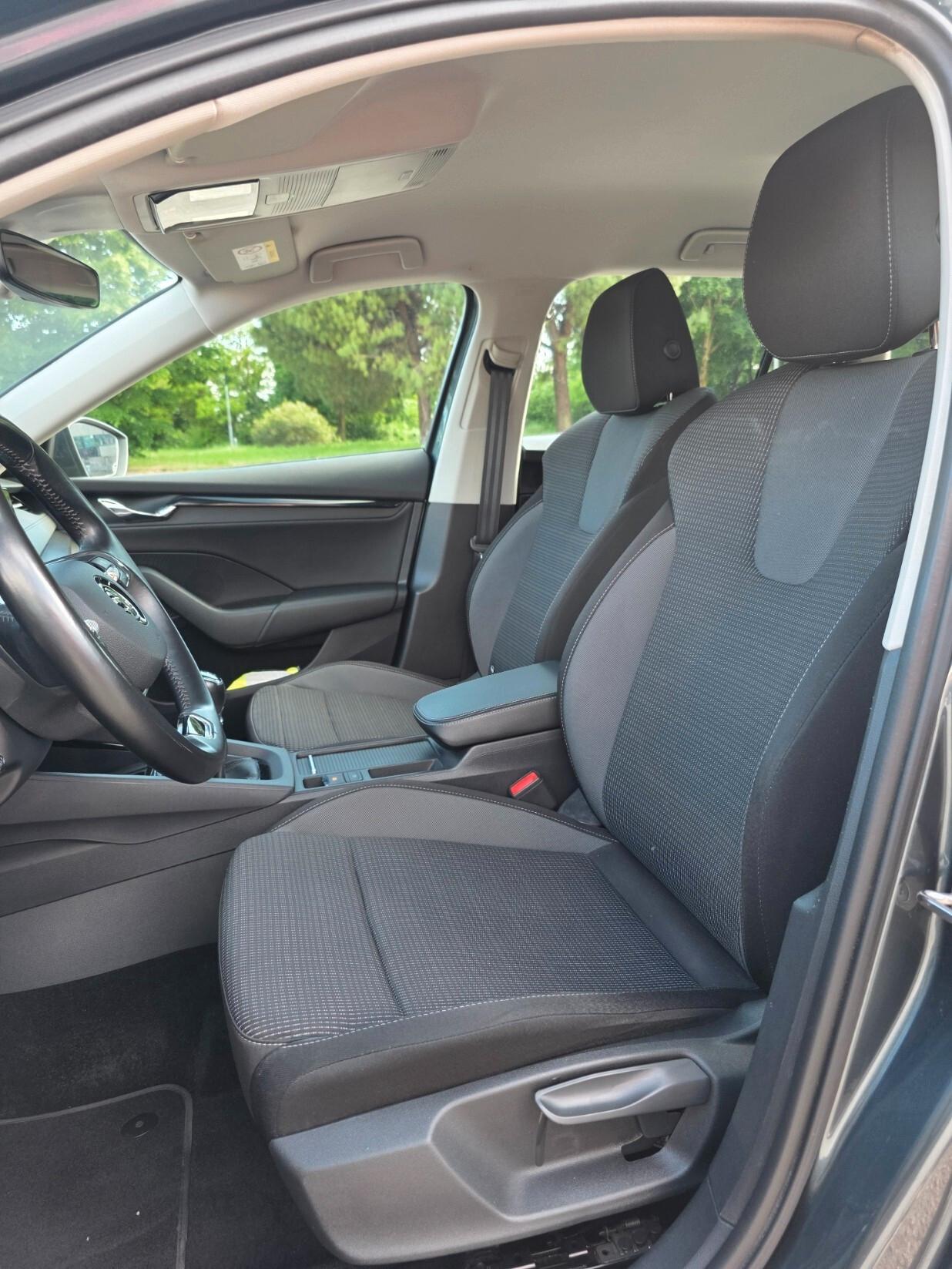 Skoda Octavia 2.0 TDI EVO SCR Wagon Executive Manuale