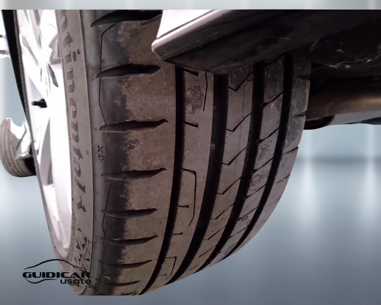 VOLKSWAGEN Golf VIII 2020 - Golf 1.5 etsi evo R-Line 130cv dsg