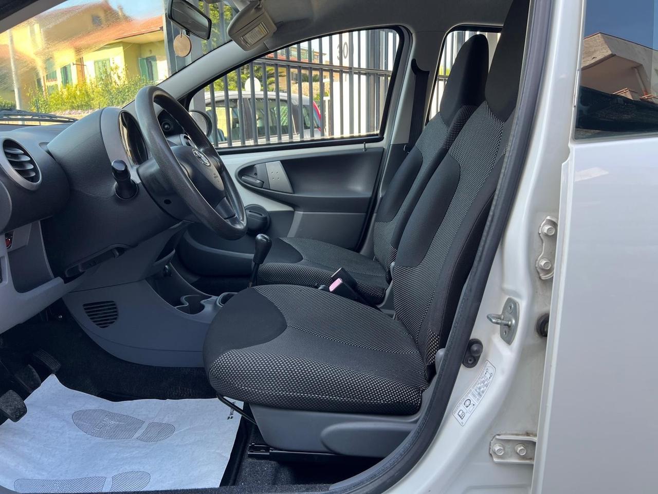 Toyota Aygo 1.0 12V VVT-i 5 porte Sol Clima