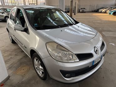 Renault Clio 1.2 16V 5 porte Le Iene