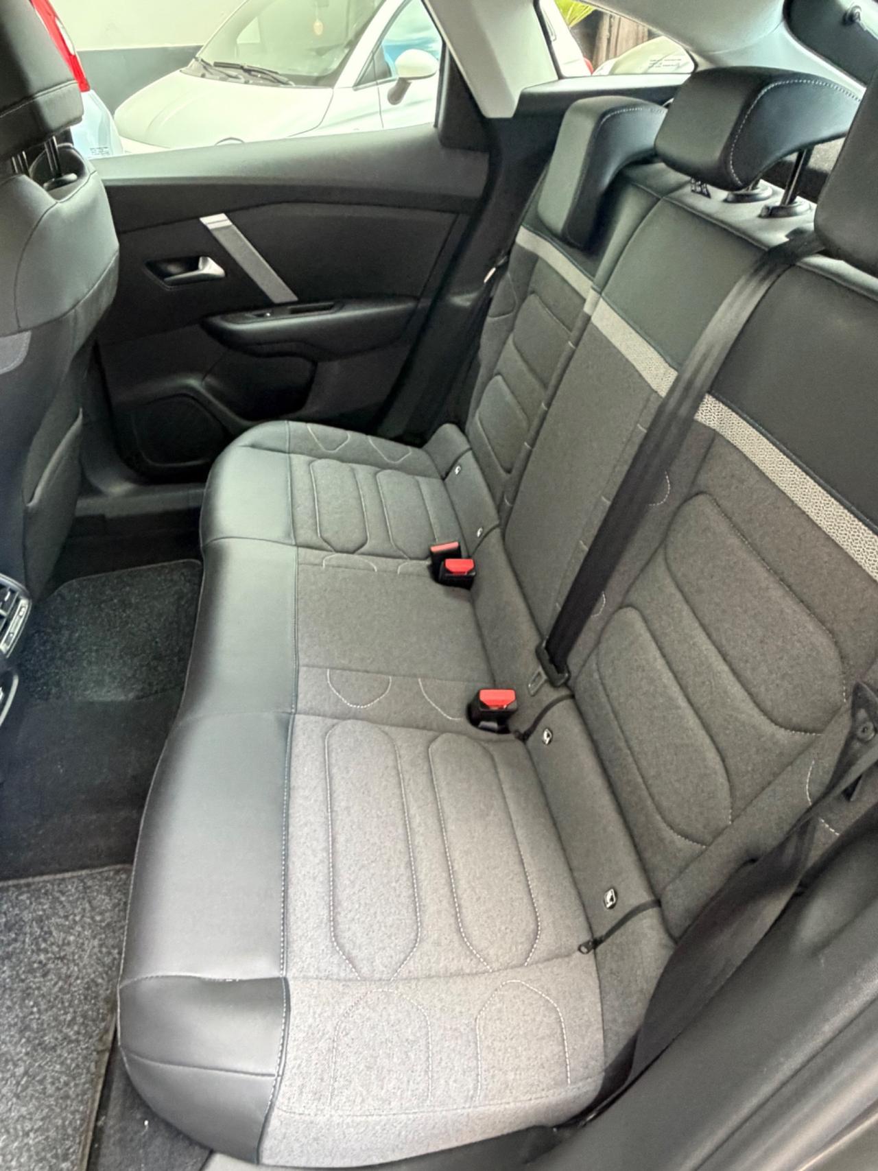 Citroen C4 BlueHDi 130 S&S EAT8 Shine