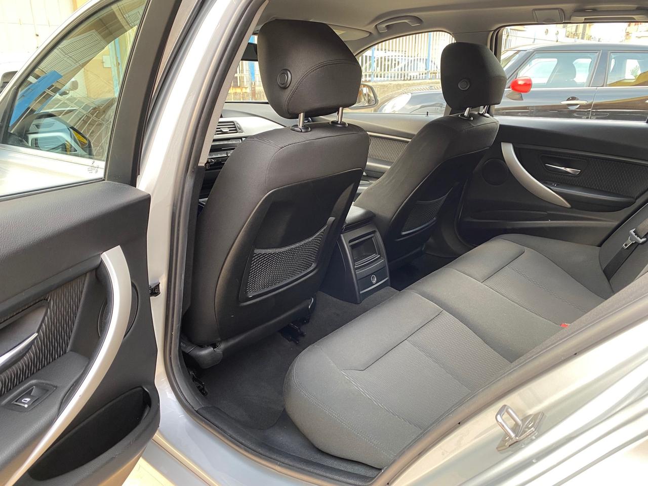 Bmw 318d Touring Automatic - Luxury