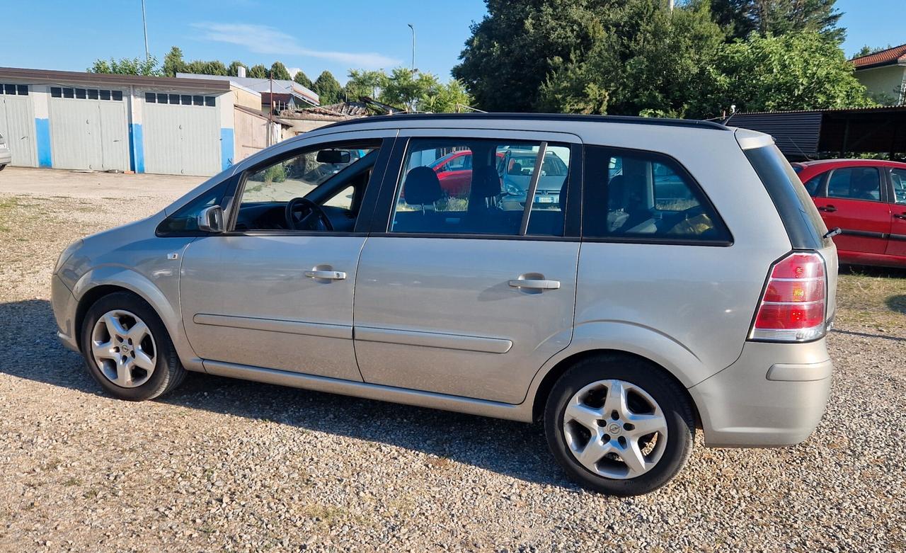 Opel Zafira 1.6 16V Twinport Cosmo