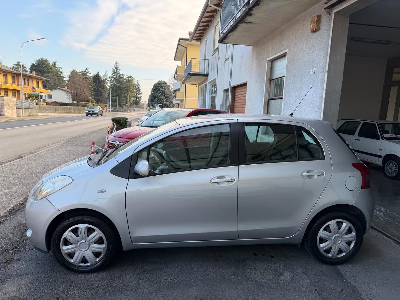 Toyota Yaris 5 porte 69 cv