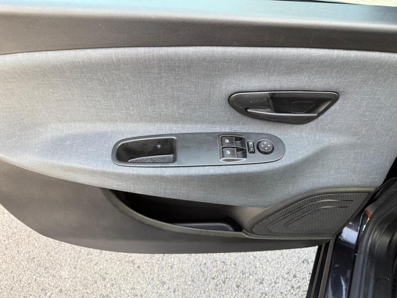 Lancia Ypsilon 1.0 FireFly S&S Hybrid Gold
