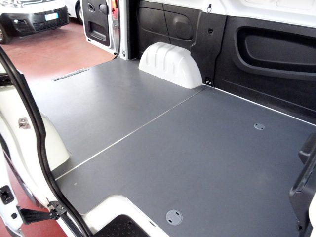 RENAULT Trafic T29 2.0dCI 130CV PC-TN Start Fari led RetroCamera