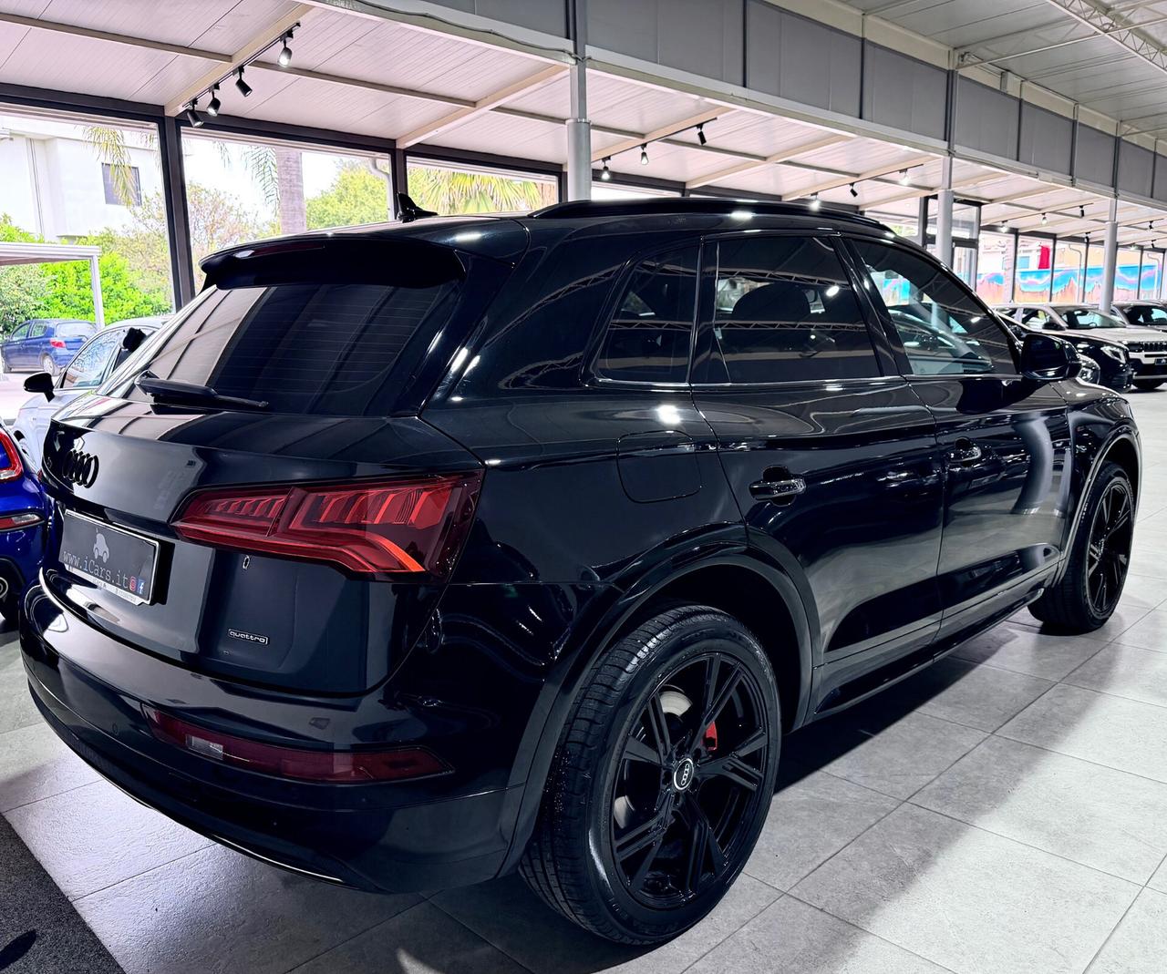 Audi Q5 2.0 TDI 190CV Total Black S-Line