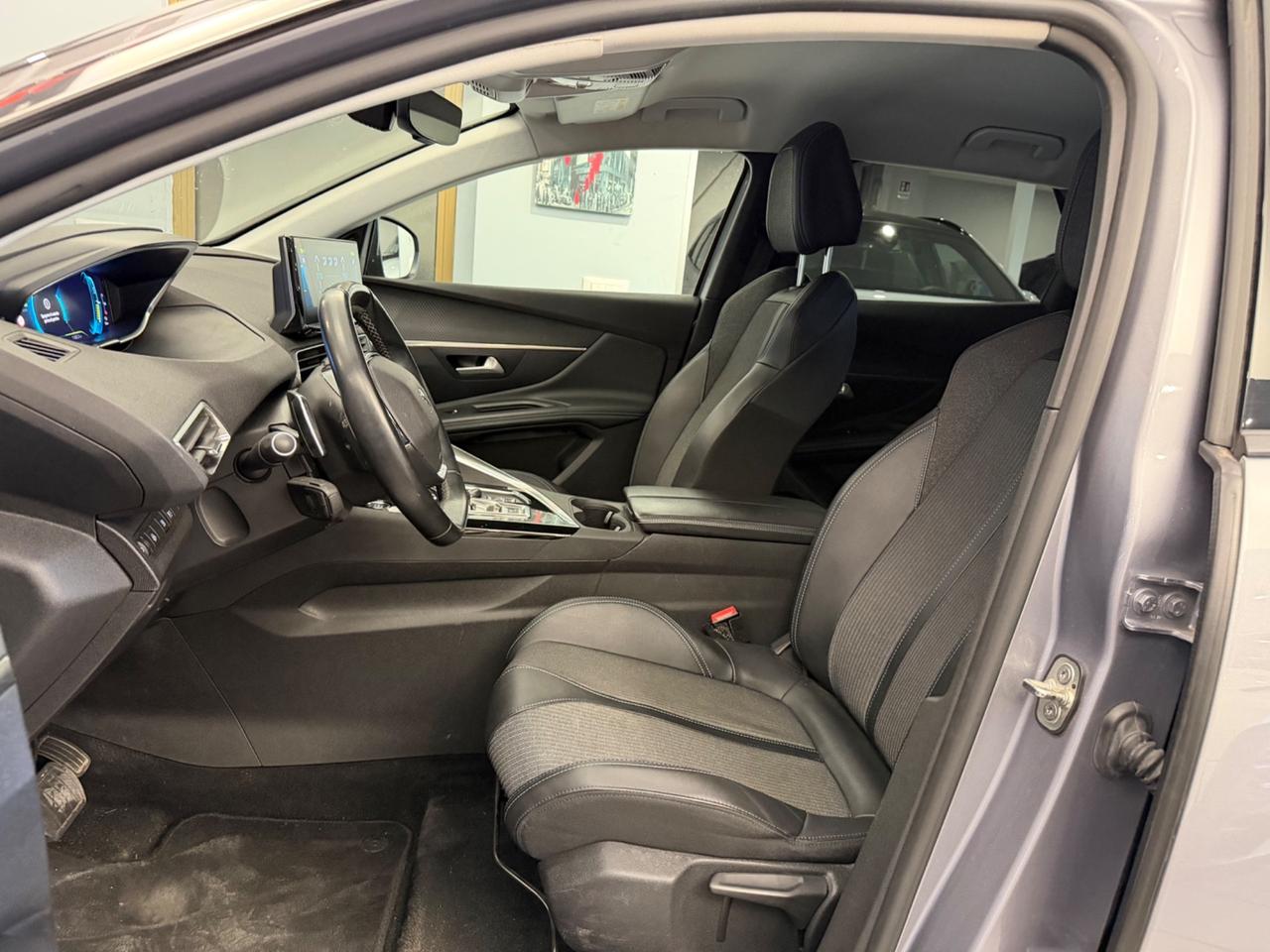 Peugeot 3008 Hybrid 225 e-EAT8 GT iva esposta