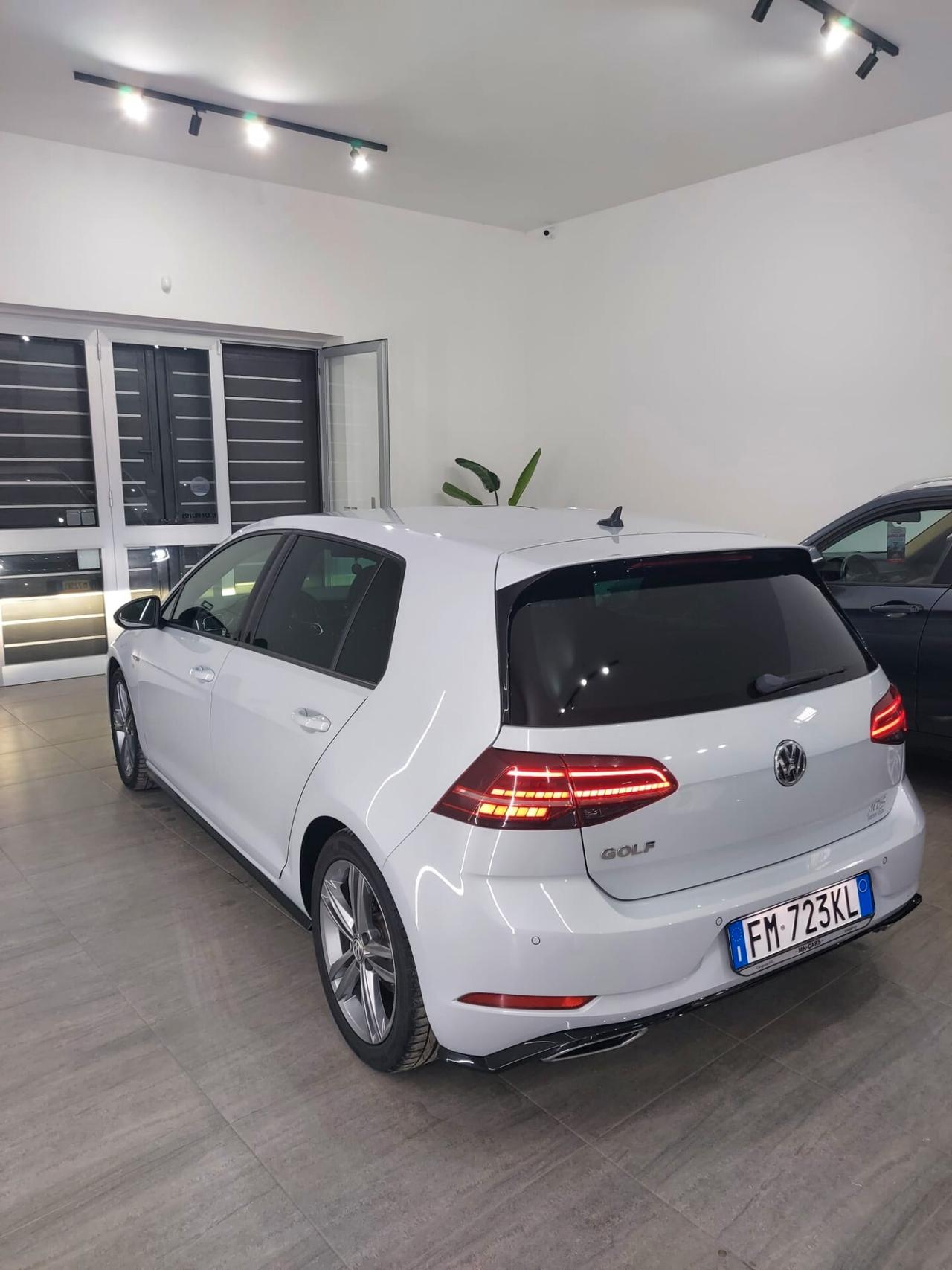Volkswagen Golf 1.6 TDI 115 CV 5p. R-LINE 2018