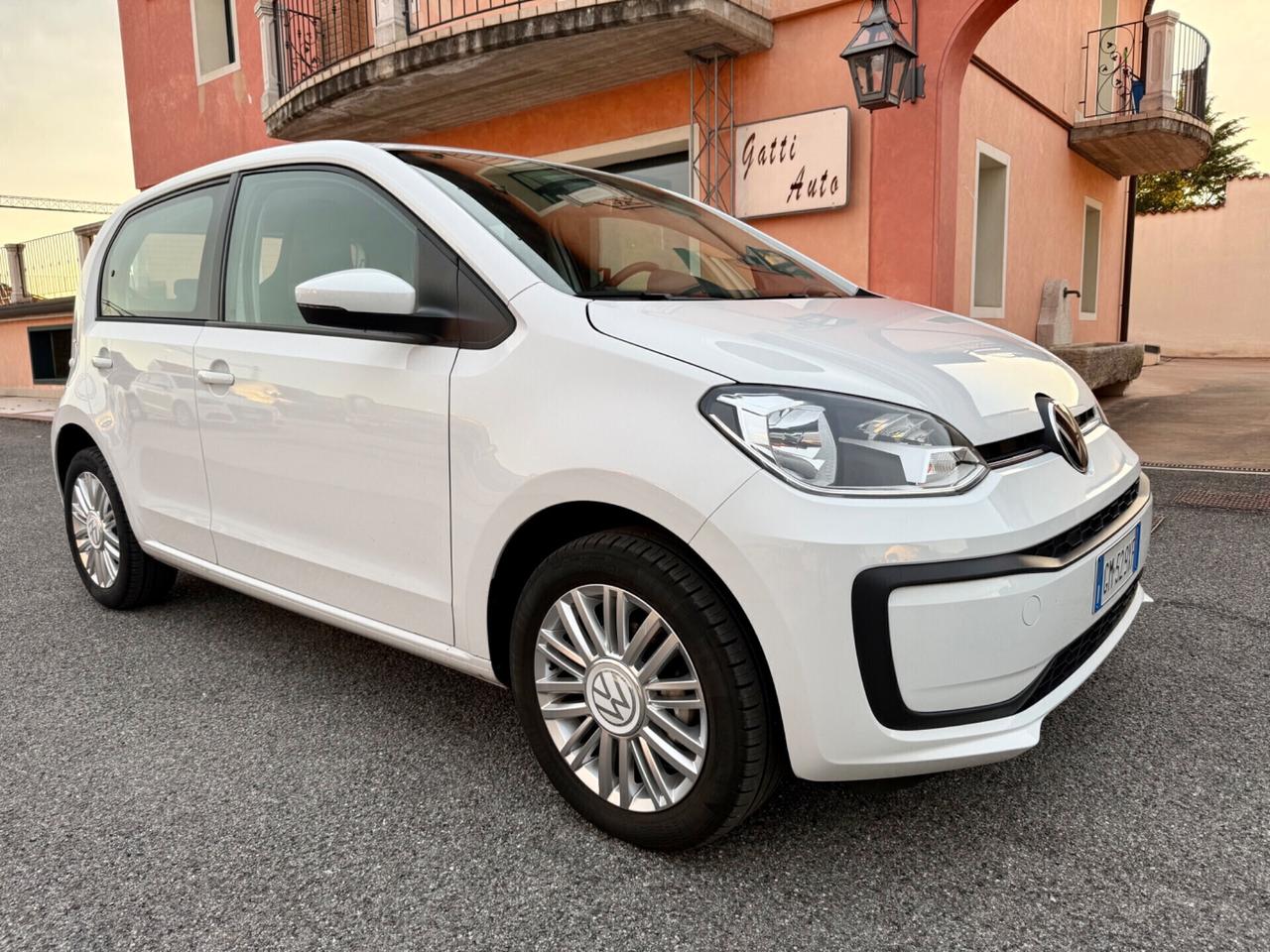 Volkswagen up! 1.0 5p. EVO sport 2000 KM