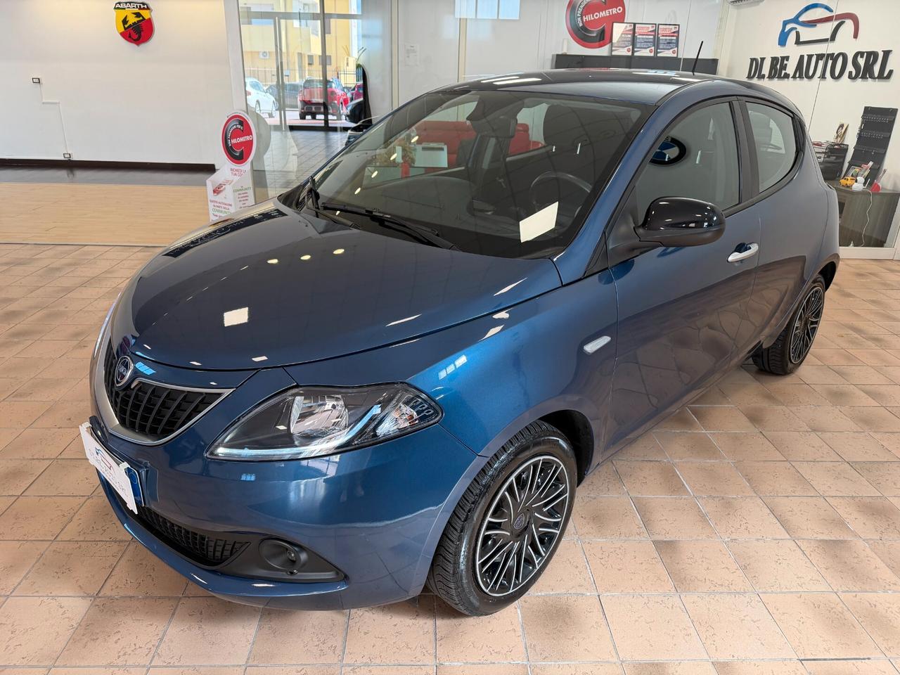 Lancia Ypsilon 1.0 FireFly S&S Hybrid Alberta Ferretti